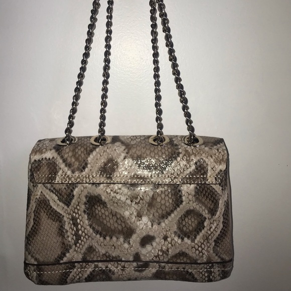 Guess bag - Picture 4 of 8